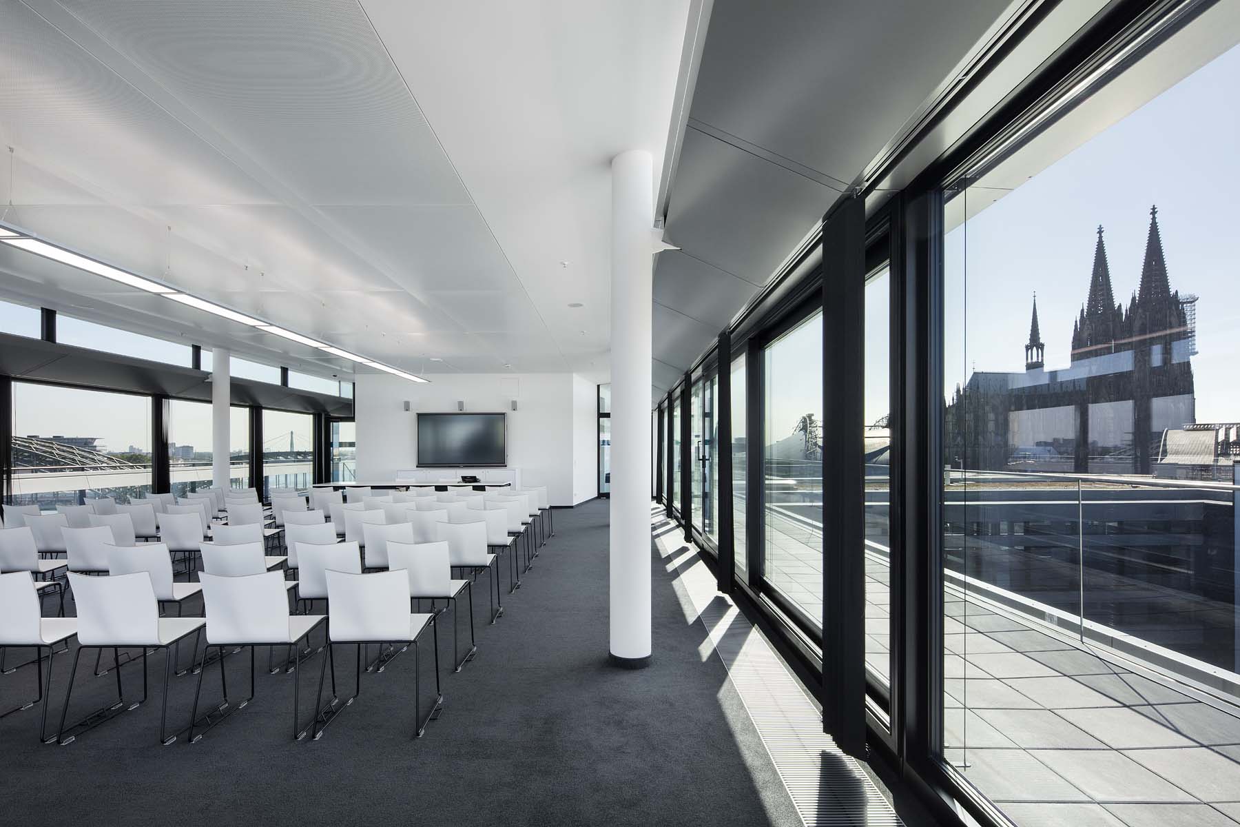 Neue Direktion EASA Köln kadawittfeldarchitektur  Architekturfotografie Jens Kirchner