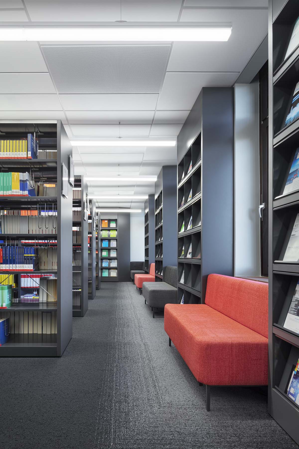 Bibliothek Emden  UKW Innenarchitekten     Architekturfotografie Jens Kirchner
