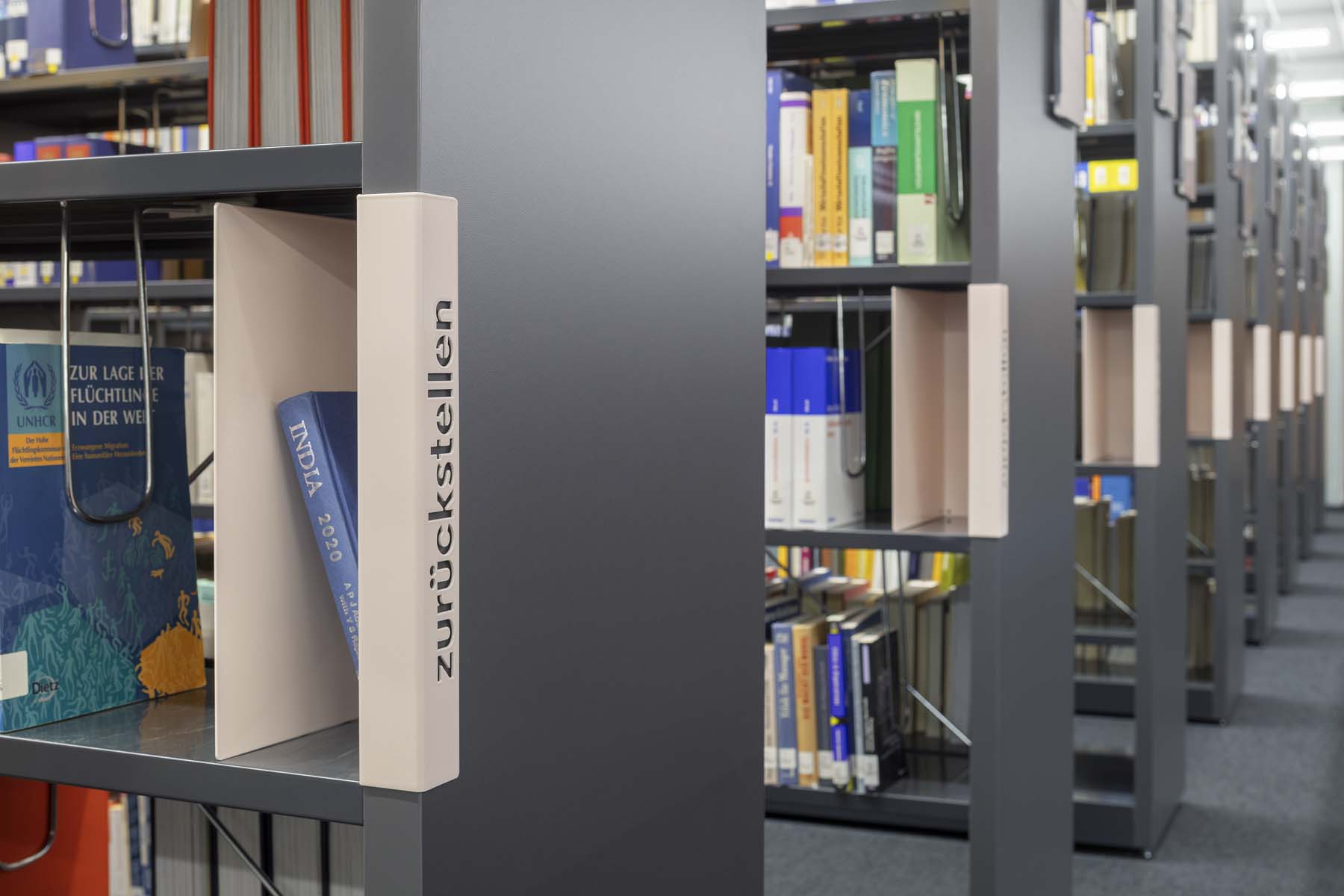 Bibliothek Emden  UKW Innenarchitekten     Architekturfotografie Jens Kirchner