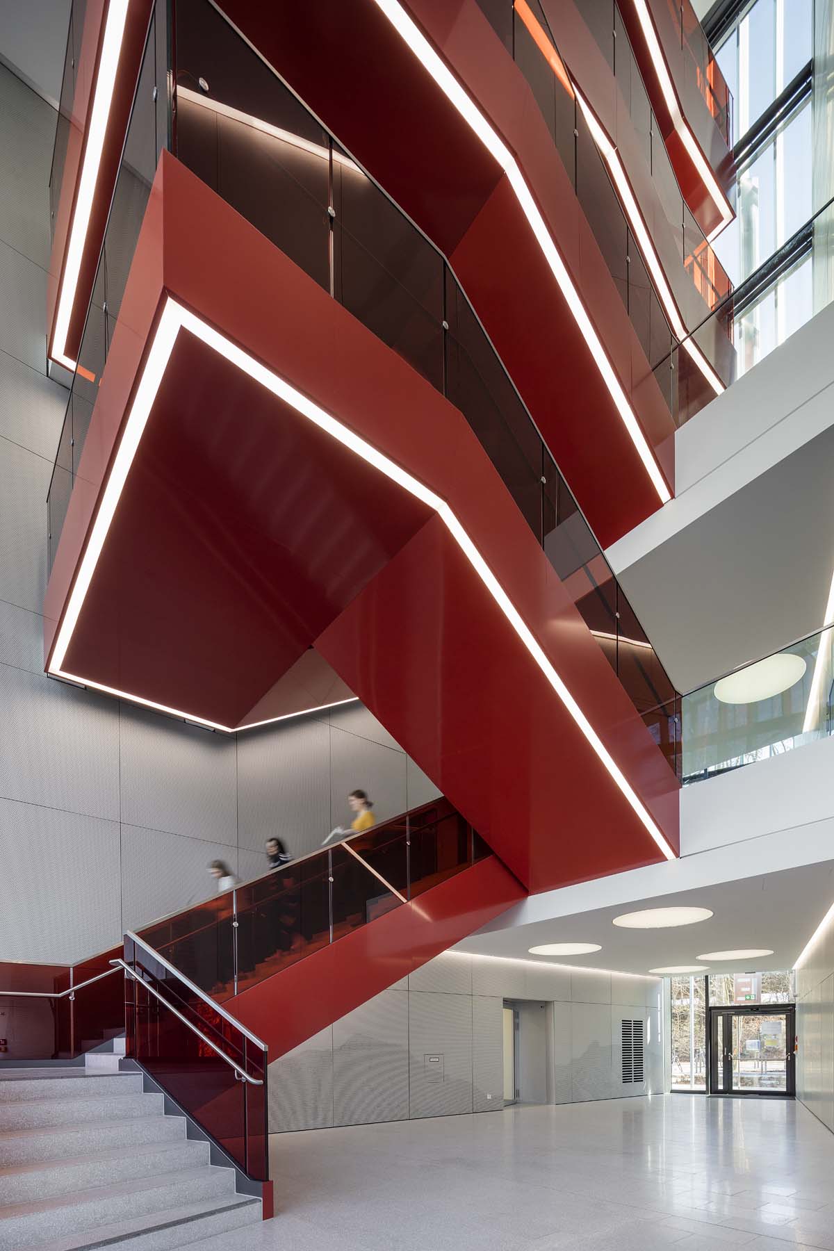 Sporthochschule Köln kadawittfeldarchitektur  Treppenhaus Foyer Architekturfotografie Jens Kirchner