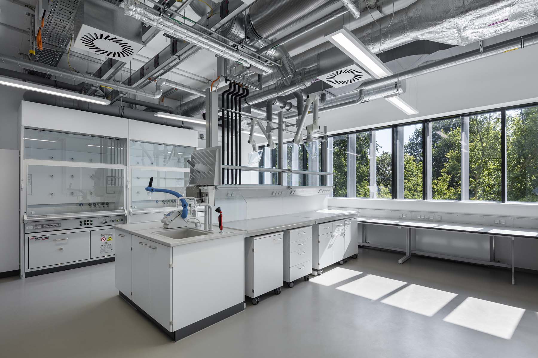 Sporthochschule Köln kadawittfeldarchitektur Labor Innenraum Architekturfotografie Jens Kirchner