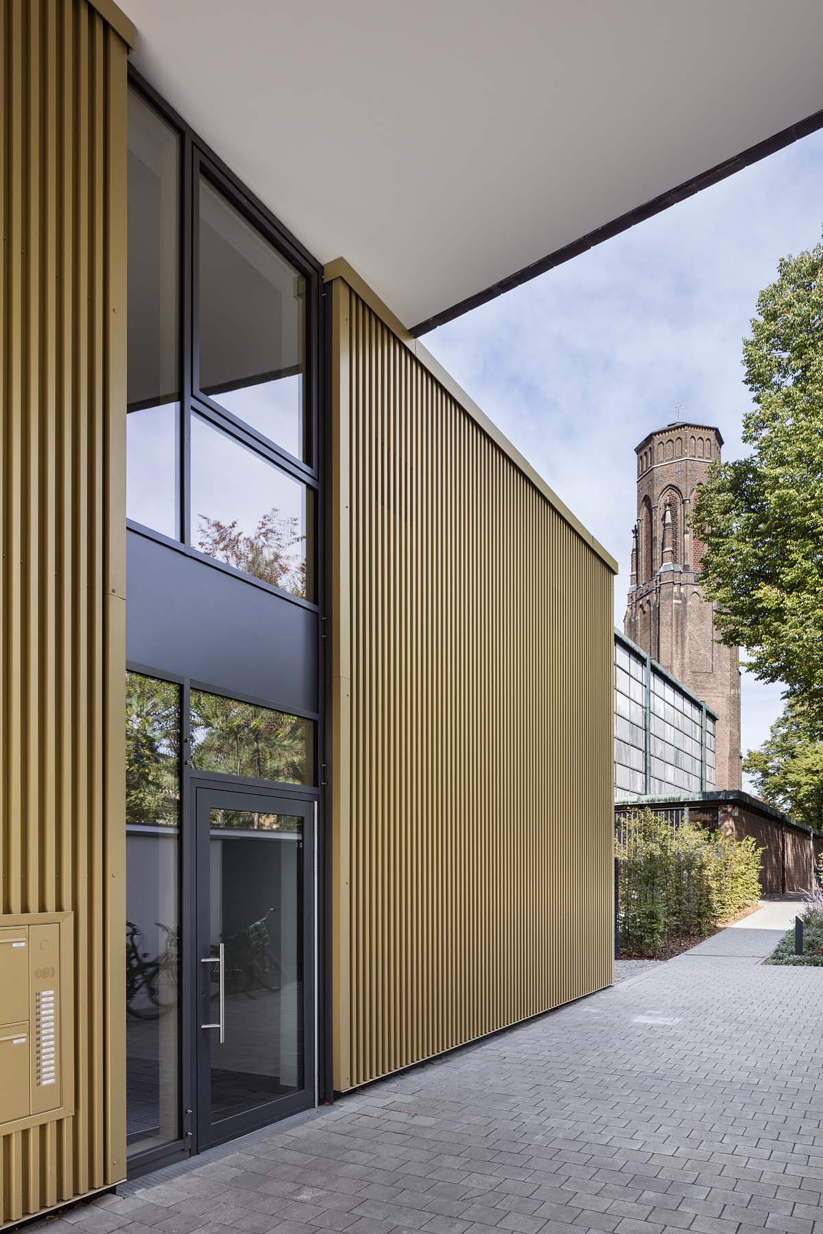 Kita Köln Lepel und Lepel Architektur  Durchgang Fassade  Architekturfotografie Jens Kirchner