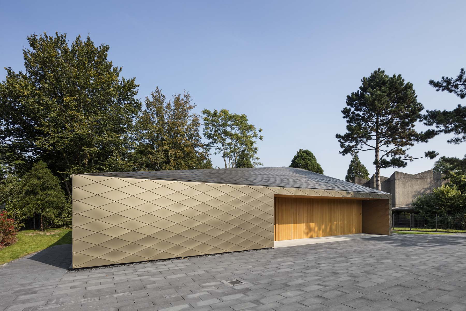 Trauerhalle Bochum  Schmitz Architekten  Gesamtansicht  Architekturfotografie Jens Kirchner