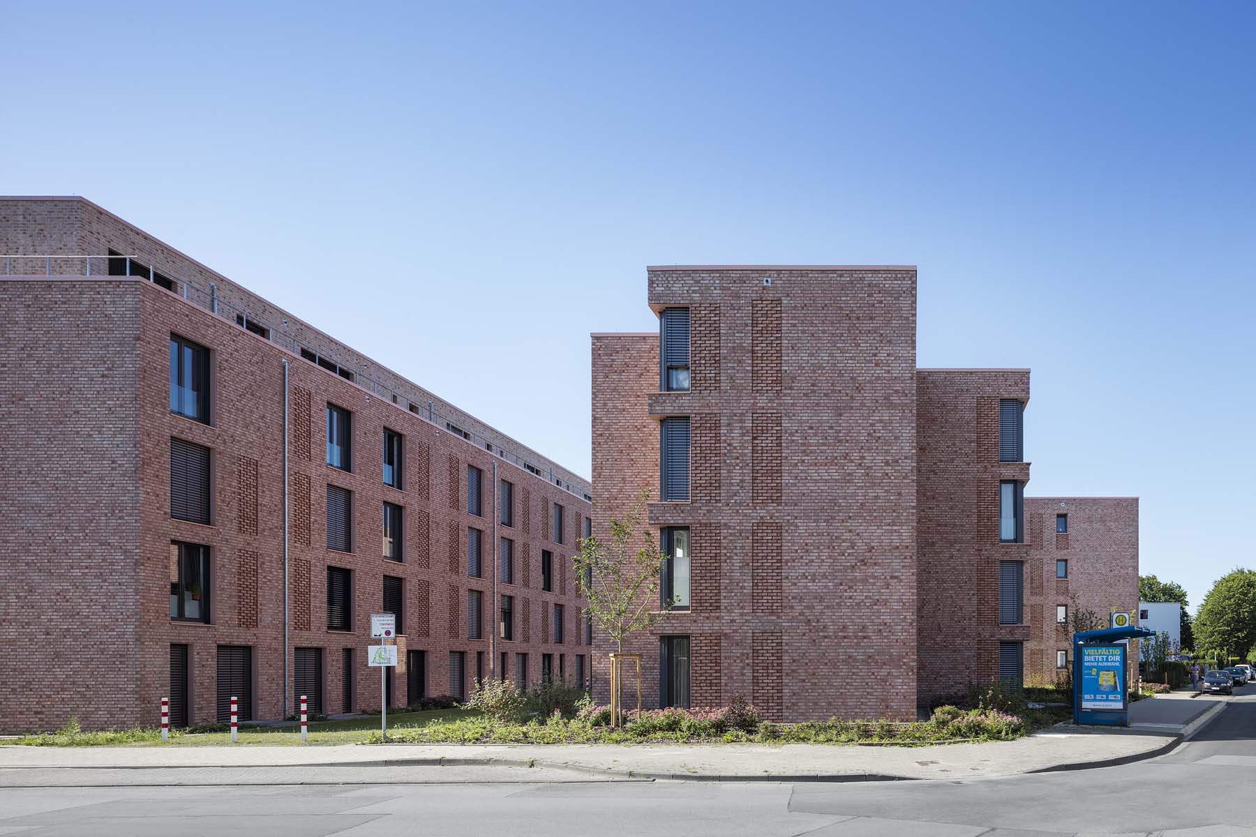 Sporthochschule Köln kadawittfeldarchitektur  Gesamtansicht Fassade Architekturfotografie Jens Kirchner