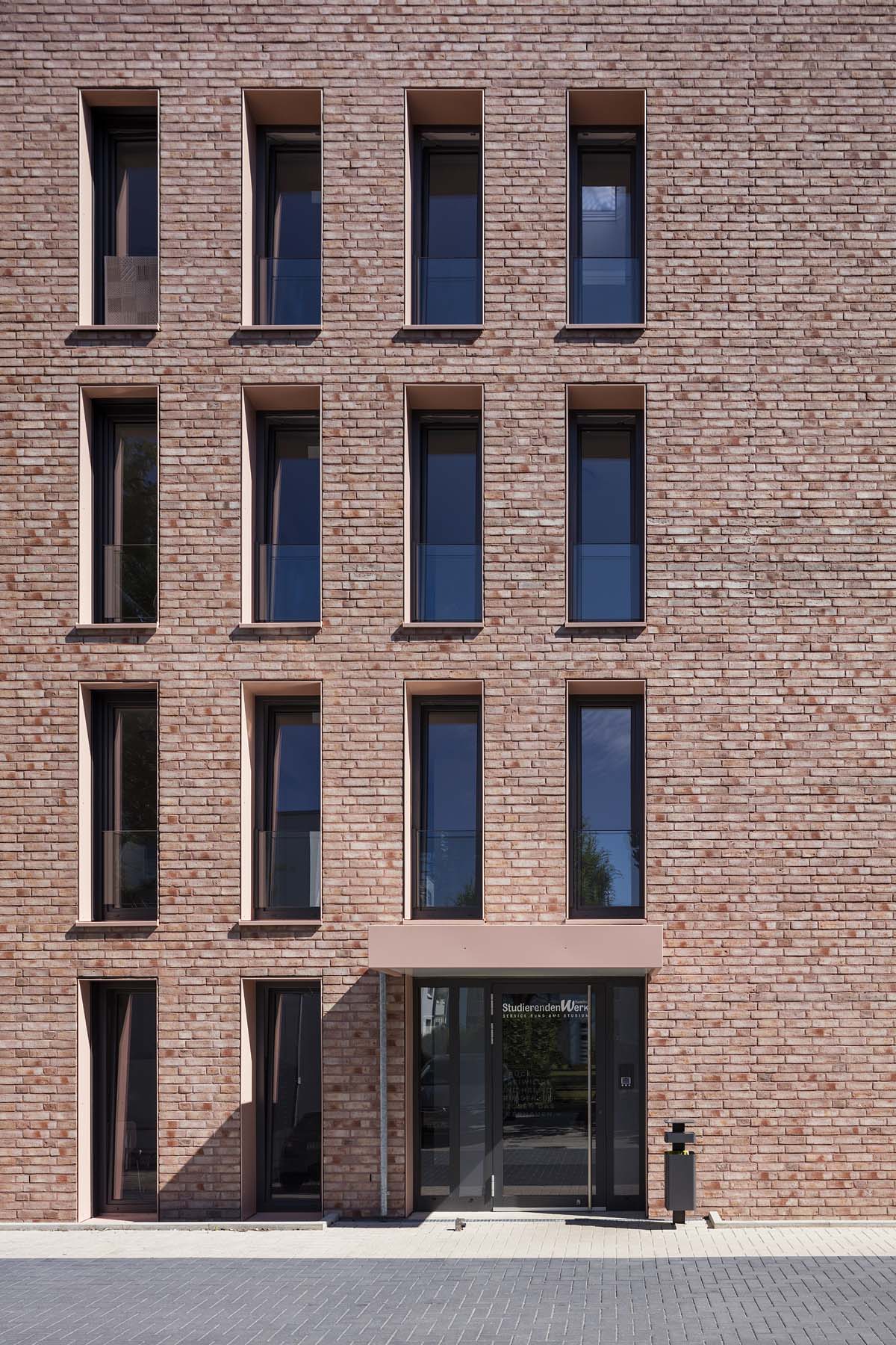 Sporthochschule Köln kadawittfeldarchitektur Gesamtansicht Architekturfotografie Jens Kirchner