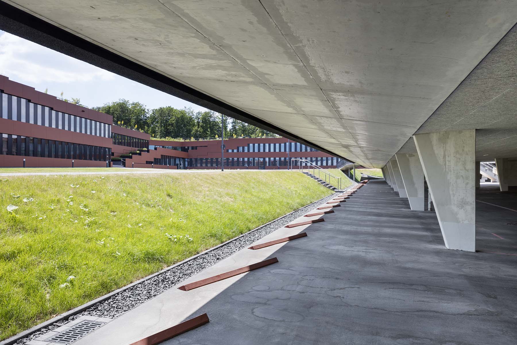 Parkhaus RAG Zeche Zollverein Kadawittfeldarchitektur  Ausblick Innen Architekturfotografie Jens Kirchner