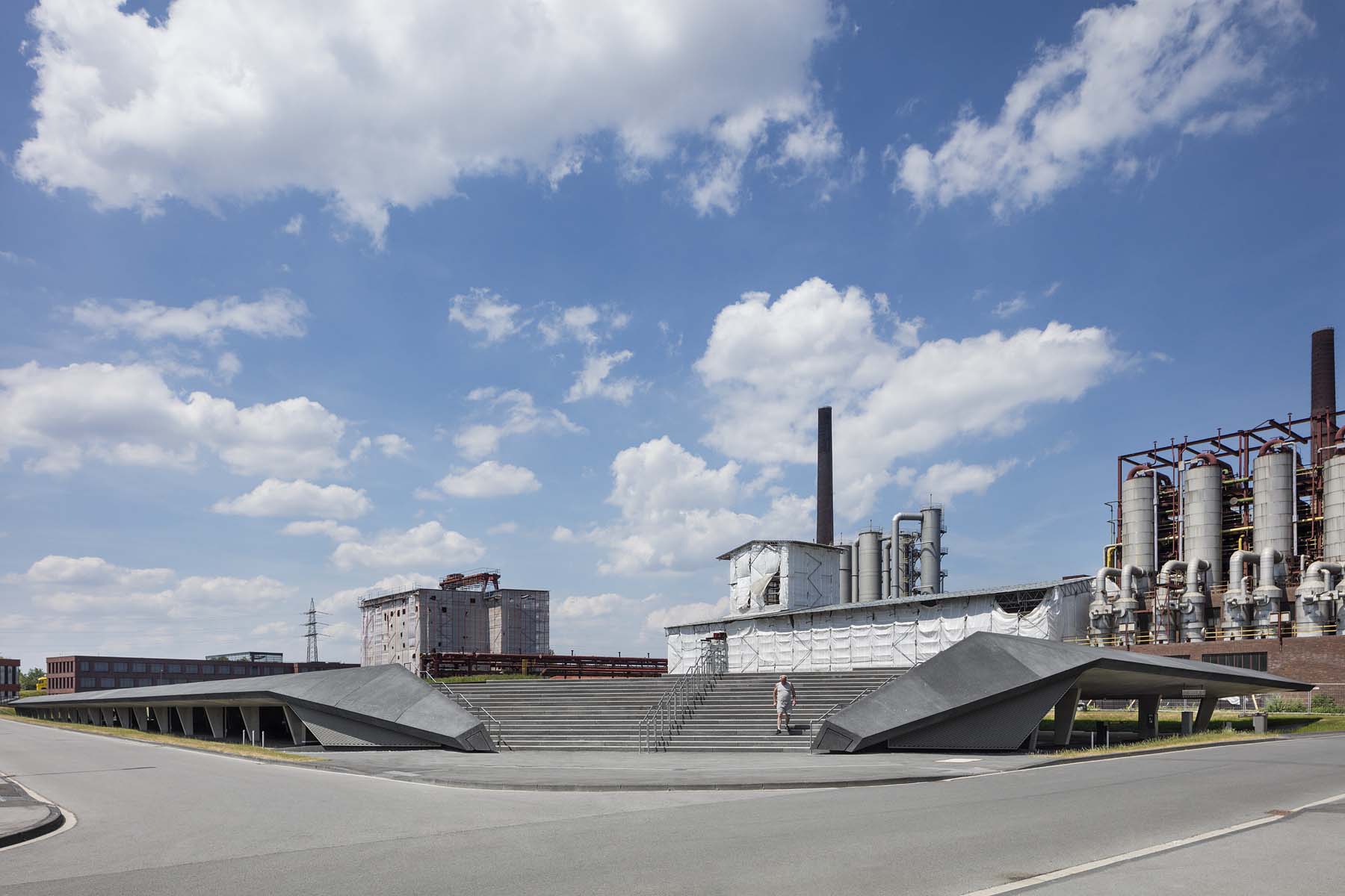 Parkhaus RAG Zeche Zollverein Kadawittfeldarchitektur Gesamtansicht Treppe Architekturfotografie Jens Kirchner