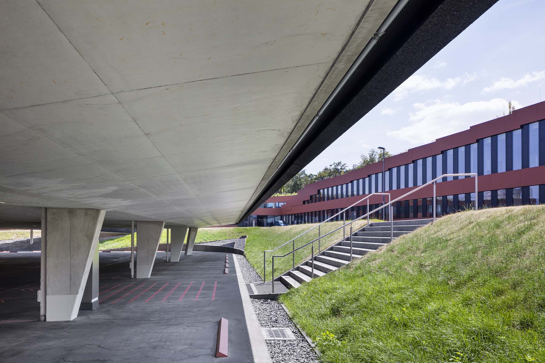 Parkhaus RAG Zeche Zollverein Kadawittfeldarchitektur  Tragwerk RAG  Treppe Architekturfotografie Jens Kirchner