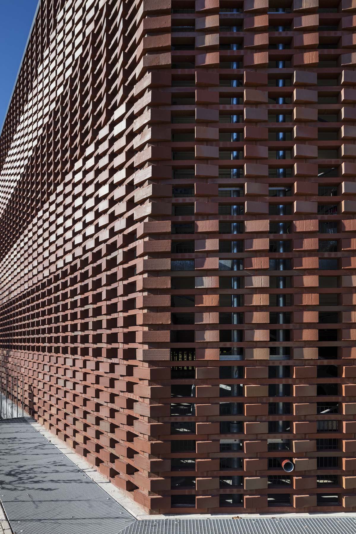 Parkhaus Düsseldorf Planbar Architekten       	 Architekturfotografie Jens Kirchner