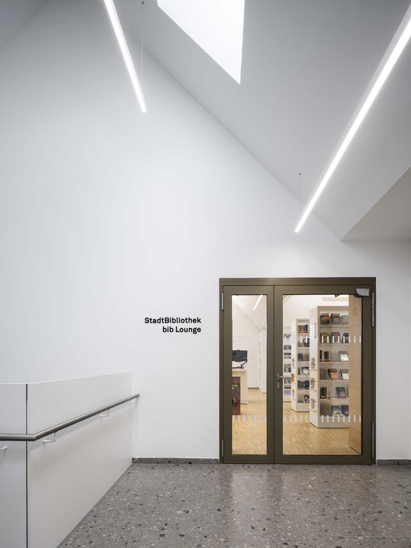 Bibliothek Bürgeramt Brühl   JSWD Architekten UKW Innenarchitekten   ArchitekturFotografie Jens Kirchner