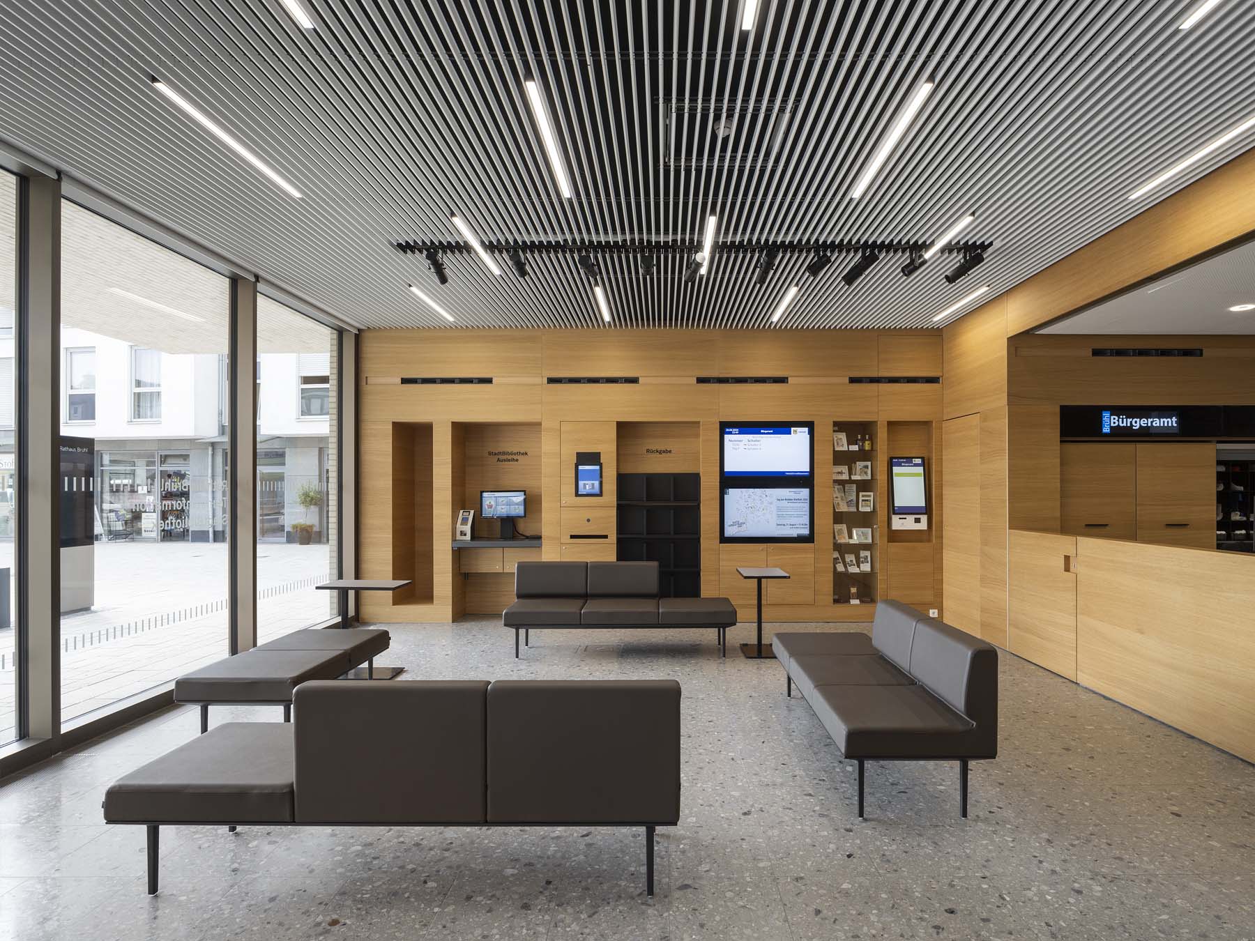 Bibliothek Bürgeramt Brühl   JSWD Architekten UKW Innenarchitekten   ArchitekturFotografie Jens Kirchner