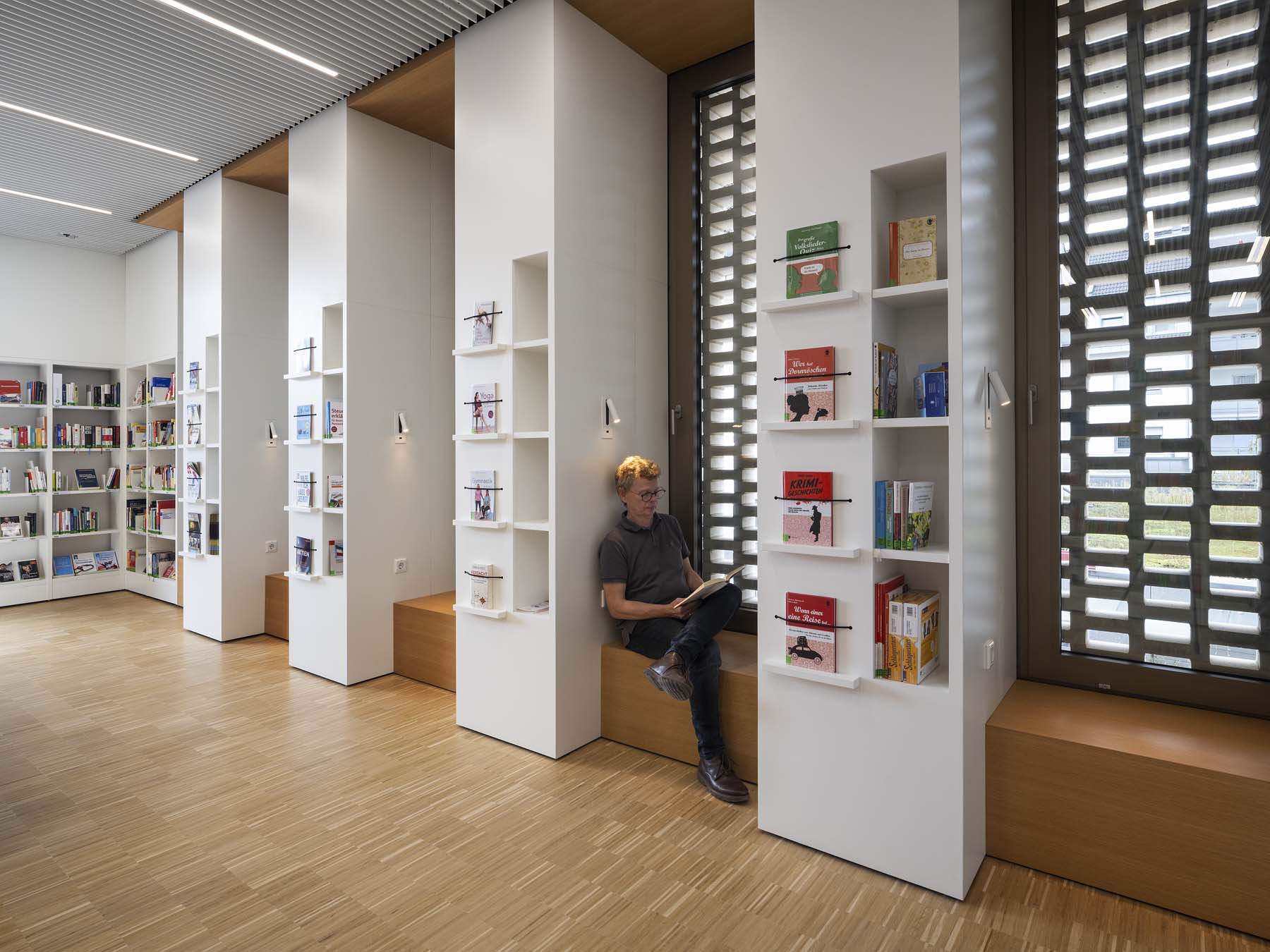 Bibliothek Bürgeramt Brühl   JSWD Architekten UKW Innenarchitekten   ArchitekturFotografie Jens Kirchner