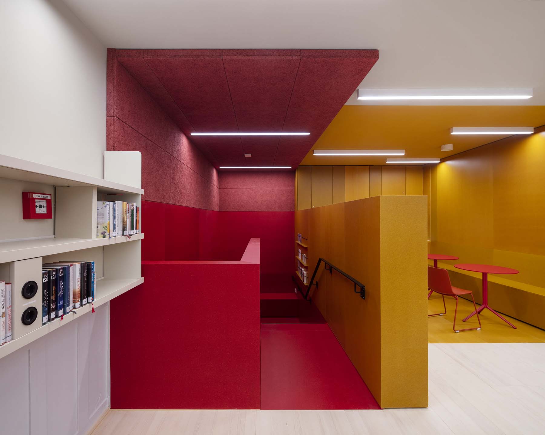 Bibliothek Waldshut  UKW Innenarchitekten Interior Innenarchitektur Architekturfotografie Jens Kirchner